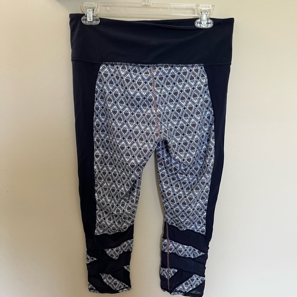 Athleta Leggings Geometric Capri Blue Large - Picture 2 of 8